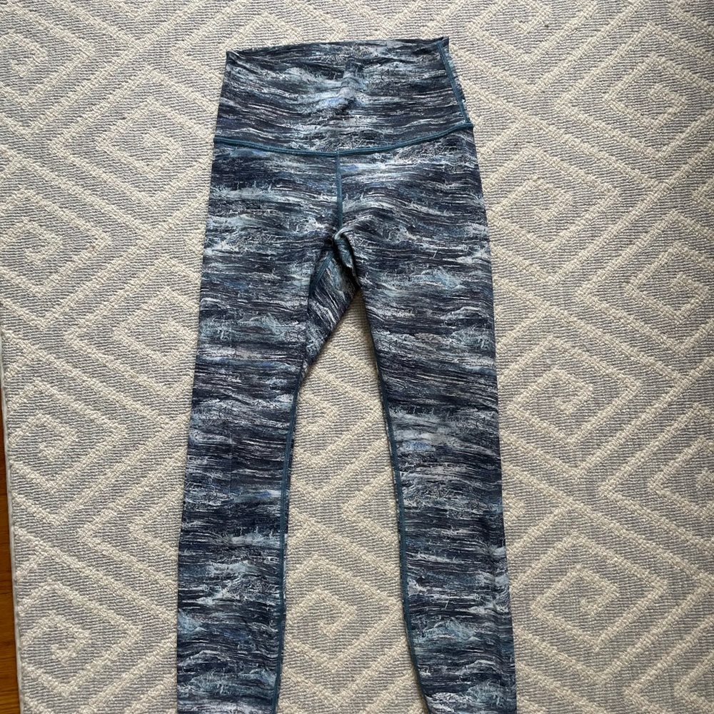 LuluLemon crop leggings marble pattern